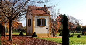 Ein Gartenhäuschen im Barockgarten von Freinsheim.