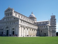 Der Dom "Santa Maria Assunta" in Pisa mit dem als "Schiefer Turm" bekannt gewordenen Campanile.