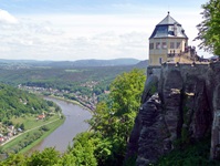Die Friedrichsburg - ein Teil der hoch über dem gleichnamigen Ort gelegenen Festung Königstein im Elbsandsteingebirge.