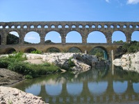 Der weltberühmte, von den Römern angelegte Pont du Gard bei Nîmes.
