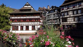 Blick auf die Fachwerkhäuser im Straßburger Petite France