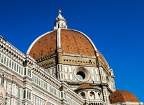 Die charakteristische Kuppel des Florenzer Doms Santa Maria del Fiore.