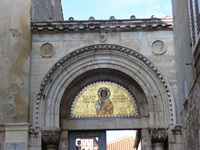 Christus-Darstellung über dem Portal der Euphrasius-Basilika in Porec.