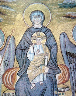 Ein Ausschnitt aus dem prachtvollen Wandmosaik an der Stirnseite der Euphrasius-Basilika in Porec, der Maria und das Jesuskind zeigt.
