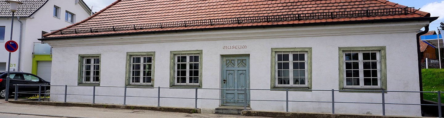 Blick auf das Museum im ehemaligen Siechenhaus von Laiz