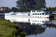 Die MS Princess auf einem Fluss