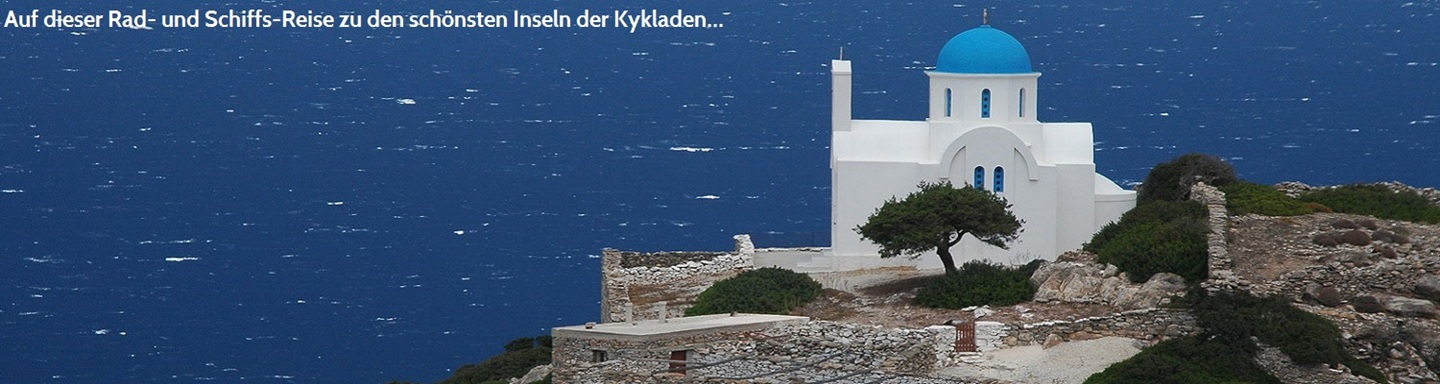 Blick auf die Sieben Märtyrer-Kirche auf der griechischen Insel Sifnos