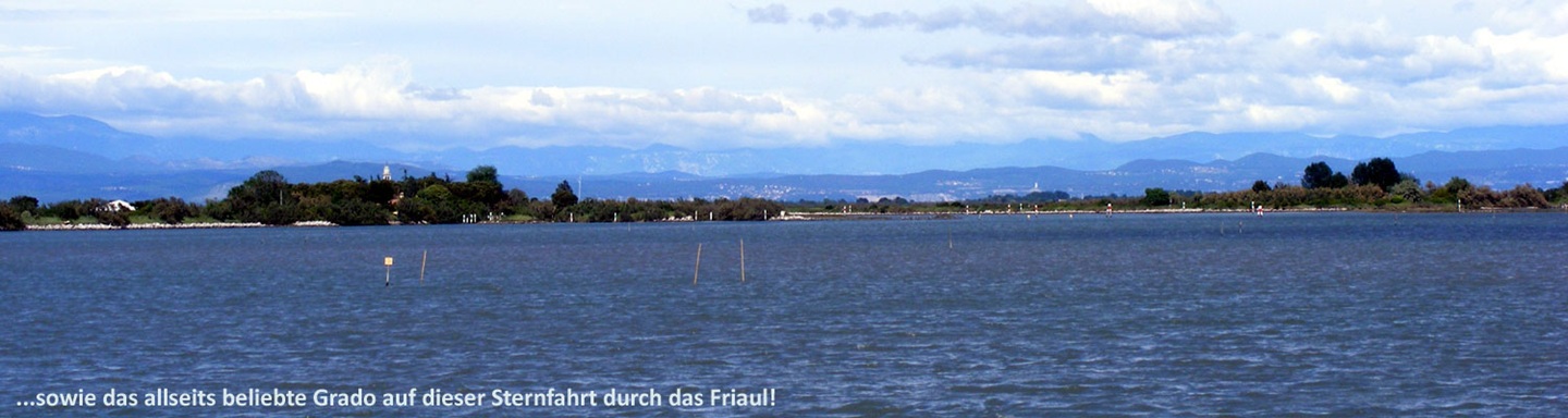 Blick über die Lagune von Grado zum Land
