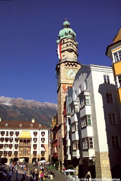 Das weltberühmte Goldene Dachl in der Innsbrucker Innenstadt.