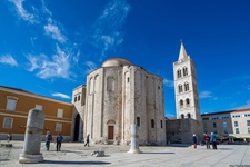 Die halbrunde romanische Kirche St. Donatus in Zadar.