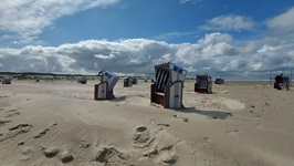 Strandkörbe am Strand auf der Radreise Ostfriesische Impressionen