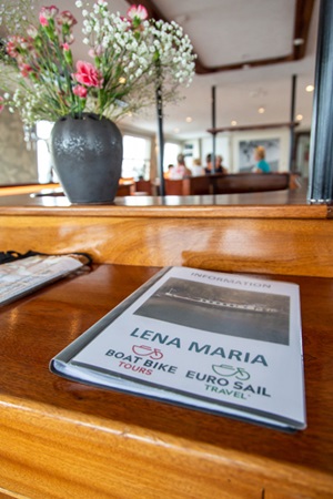 Detailbild der Informationsbroschüre über die MS Lena Maria