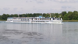 Die MS Arlene II in voller Fahrt.