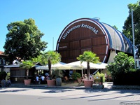 Das weltgrößte Weinfass in Bad Dürkheim beherbergt ein Restaurant mit außergewöhnlicher Atmosphäre.