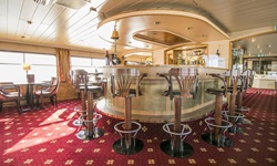 Die Bar der MS Bordeaux.