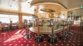 Die Bar der MS Bordeaux.