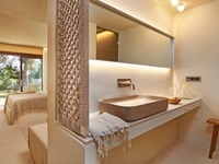 Blick in ein Badezimmer des Hotels Barefoot auf Mallorca