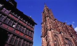 Münsterturm und Kammerzellhaus in Straßburg.