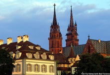 Blick auf die zwei Türme des Basler Münsters