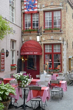 Ein Café in Brügge, Belgien