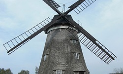Blick auf die alte Holländermühle in Benz auf Usedom