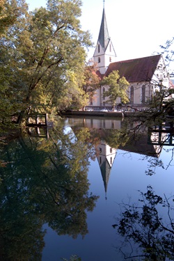 Blick zum Blautopf in Blaubeuren