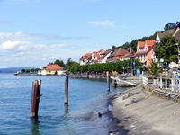 Blick auf eine Promenade am Bodensee