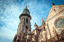 Kirchturm einer Kirche im Breisgau