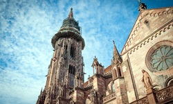 Kirchturm einer Kirche im Breisgau