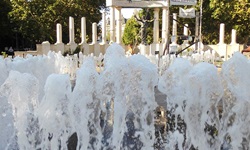 Springbrunnen am Freiheitsplatz in Budapest.