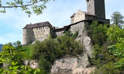 Das eindrucksvolle Schloss Tirol war lange Zeit der Stammsitz der Grafen von Tirol.