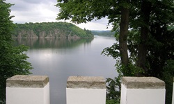 Blick zur Moldau von der Burg Orlik aus