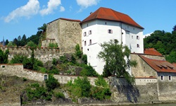 Blick zur Veste Niederhaus in Passau
