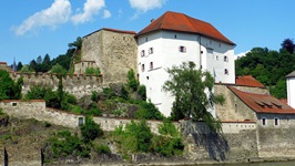 Blick zur Veste Niederhaus in Passau