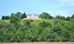Eines der vielen schlossähnlichen Weingüter zwischen Blaye und Bourg-sur Gironde.