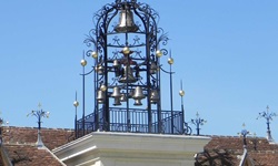 Der Glockenturm des Weinguts Château Angelus.
