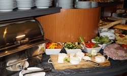 Frühstücksbuffet an Bord der MS De Willemstad.