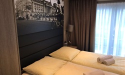 Blick in eine 2-Bett-Suite auf dem Oberdeck der MS De Willemstad.