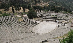 Das ehemalige Theater der einstigen antiken Stadt Delphi