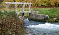 Blick auf die römische Wasserstauanlage in Dietfurt