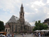 Der eindrucksvolle Bozner Dom Maria Himmelfahrt.