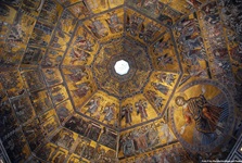 Innenansicht der Kuppel mit Mosaiksteinen des Baptistenturms San Giovanni in Florenz