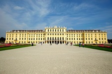 Das berühmte Schloss Schönbrunn in Wien.