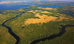 Luftaufnahme des schönen Donaudeltas - wie sich die Donau mit dem Schwarzen Meer verbindet