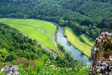 Blick von einem Aussichtspunkt zur Donau hinab