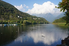 Am Flusslauf Mera zwischen dem Mezzolasee und dem Comer See.