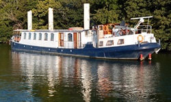 Die L´Estello treibt auf dem Fluss