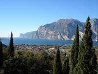 Blick auf Torbole am Gardasee.