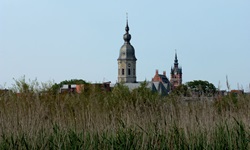 Schöner Blick auf den flandrischen Ort Temse an der Schelde.