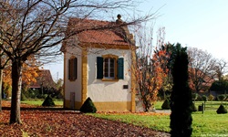 Ein Gartenhäuschen im Barockgarten von Freinsheim.